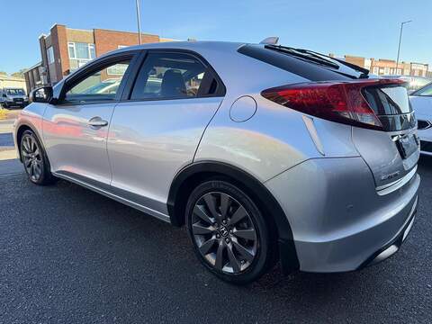Honda Civic 1.8 i-VTEC SR Hatchback 5dr Petrol Auto Euro 5 (142 ps) - U768