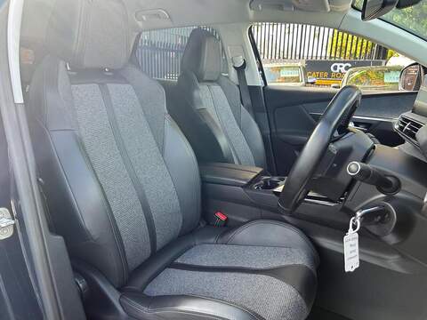 Peugeot 3008 1.2 PureTech Allure SUV 5dr Petrol Manual Euro 6 (s/s) (130 ps) - U769