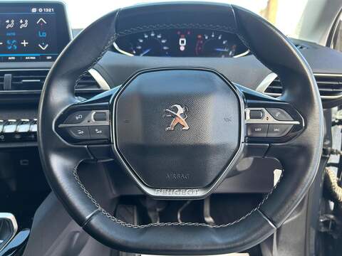 Peugeot 3008 1.2 PureTech Allure SUV 5dr Petrol Manual Euro 6 (s/s) (130 ps) - U769