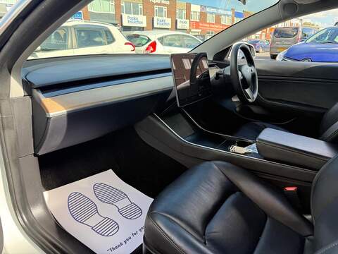 Tesla Model 3 Standard Range Plus Saloon 4dr Electric Auto RWD (241 bhp) - U771