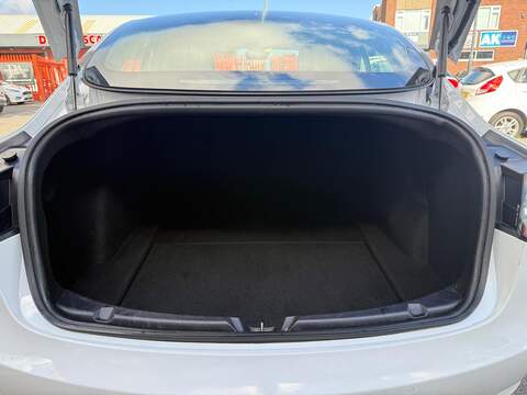 Tesla Model 3 Standard Range Plus Saloon 4dr Electric Auto RWD (241 bhp) - U771