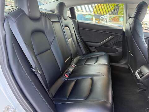 Tesla Model 3 Standard Range Plus Saloon 4dr Electric Auto RWD (241 bhp) - U771