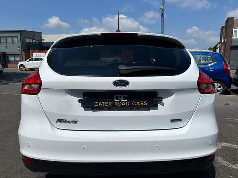 Ford Focus 1.0T EcoBoost Zetec Edition Hatchback 5dr Petrol Manual Euro 6 (s/s) (125 ps) - U79
