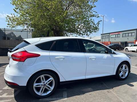 Ford Focus 1.0T EcoBoost Zetec Edition Hatchback 5dr Petrol Manual Euro 6 (s/s) (125 ps) - U79