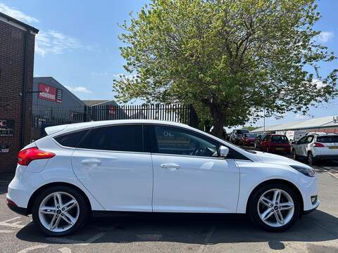 Ford Focus 1.0T EcoBoost Zetec Edition Hatchback 5dr Petrol Manual Euro 6 (s/s) (125 ps) - U79