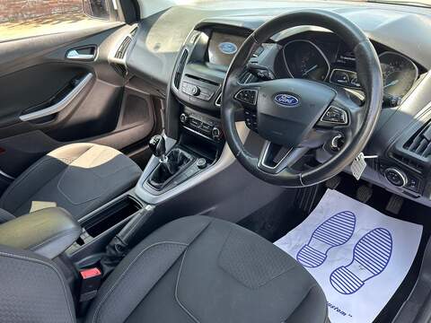 Ford Focus 1.0T EcoBoost Zetec Edition Hatchback 5dr Petrol Manual Euro 6 (s/s) (125 ps) - U79