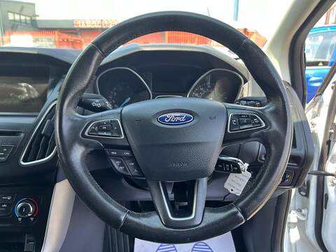 Ford Focus 1.0T EcoBoost Zetec Edition Hatchback 5dr Petrol Manual Euro 6 (s/s) (125 ps) - U79