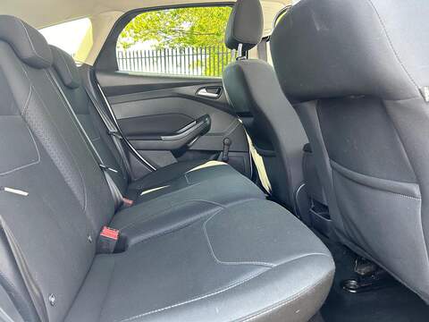 Ford Focus 1.0T EcoBoost Zetec Edition Hatchback 5dr Petrol Manual Euro 6 (s/s) (125 ps) - U79