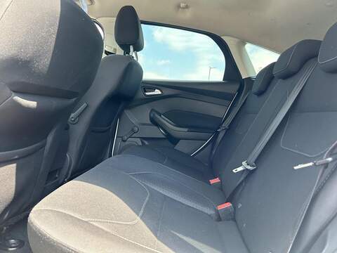 Ford Focus 1.0T EcoBoost Zetec Edition Hatchback 5dr Petrol Manual Euro 6 (s/s) (125 ps) - U79