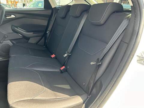 Ford Focus 1.0T EcoBoost Zetec Edition Hatchback 5dr Petrol Manual Euro 6 (s/s) (125 ps) - U79