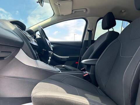 Ford Focus 1.0T EcoBoost Zetec Edition Hatchback 5dr Petrol Manual Euro 6 (s/s) (125 ps) - U79