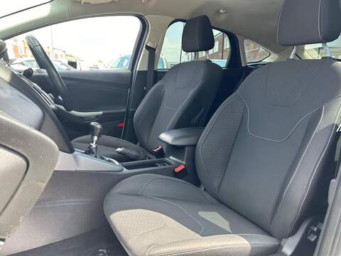 Ford Focus 1.0T EcoBoost Zetec Edition Hatchback 5dr Petrol Manual Euro 6 (s/s) (125 ps) - U79