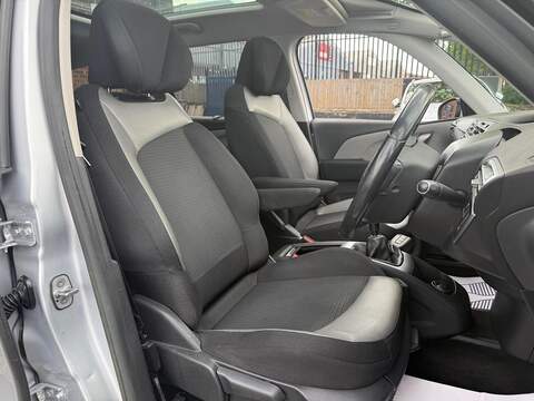 Citroen Grand C4 Picasso 1.6 e-HDi Airdream Exclusive+ MPV 5dr Diesel Manual Euro 5 (s/s) (115 ps) - U85