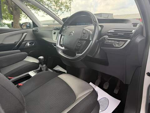 Citroen Grand C4 Picasso 1.6 e-HDi Airdream Exclusive+ MPV 5dr Diesel Manual Euro 5 (s/s) (115 ps) - U85