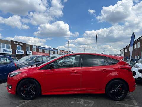 Ford Focus Focus 2.0 TDCi Zetec S Red Edition Euro 6 (s/s) 5dr - U9
