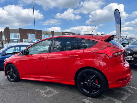 Ford Focus Focus 2.0 TDCi Zetec S Red Edition Euro 6 (s/s) 5dr - U9