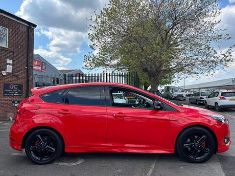 Ford Focus Focus 2.0 TDCi Zetec S Red Edition Euro 6 (s/s) 5dr - U9