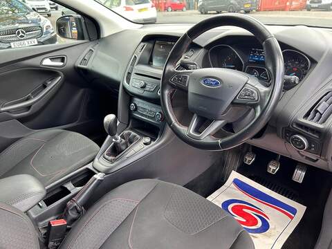 Ford Focus Focus 2.0 TDCi Zetec S Red Edition Euro 6 (s/s) 5dr - U9