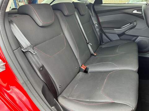 Ford Focus Focus 2.0 TDCi Zetec S Red Edition Euro 6 (s/s) 5dr - U9