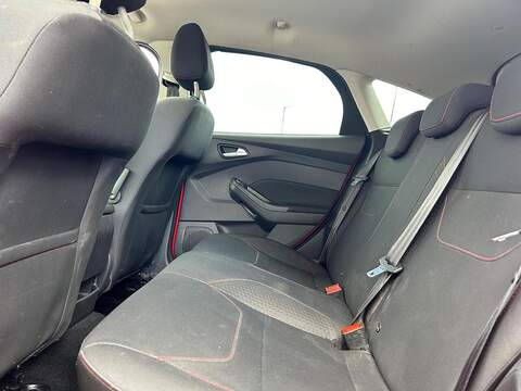 Ford Focus Focus 2.0 TDCi Zetec S Red Edition Euro 6 (s/s) 5dr - U9