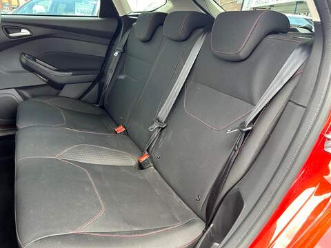 Ford Focus Focus 2.0 TDCi Zetec S Red Edition Euro 6 (s/s) 5dr - U9