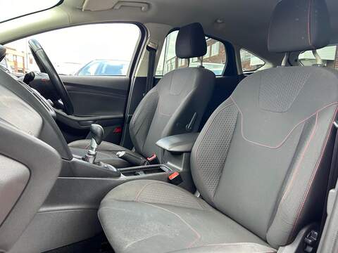 Ford Focus Focus 2.0 TDCi Zetec S Red Edition Euro 6 (s/s) 5dr - U9