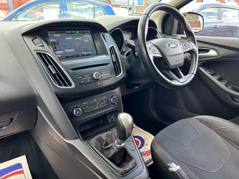 Ford Focus Focus 2.0 TDCi Zetec S Red Edition Euro 6 (s/s) 5dr - U9