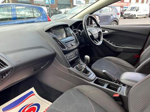 Ford Focus Focus 2.0 TDCi Zetec S Red Edition Euro 6 (s/s) 5dr - U9