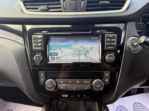 Nissan Qashqai 1.6 dCi Tekna SUV 5dr Diesel Manual 2WD Euro 6 (s/s) (130 ps) - U98