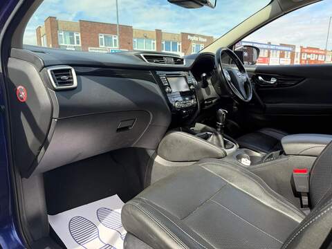 Nissan Qashqai 1.6 dCi Tekna SUV 5dr Diesel Manual 2WD Euro 6 (s/s) (130 ps) - U98