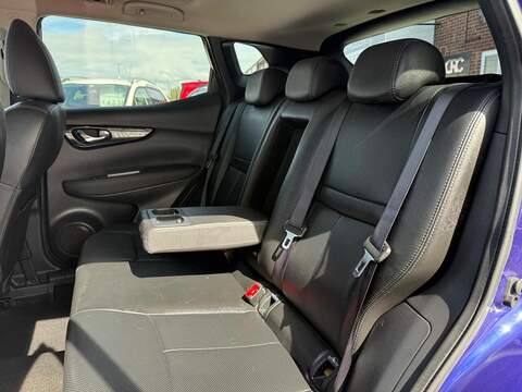 Nissan Qashqai 1.6 dCi Tekna SUV 5dr Diesel Manual 2WD Euro 6 (s/s) (130 ps) - U98