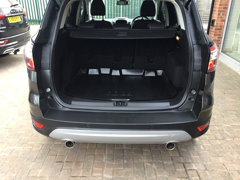 Ford Kuga TDCi Titanium SUV 2.0 Manual Diesel - U1140