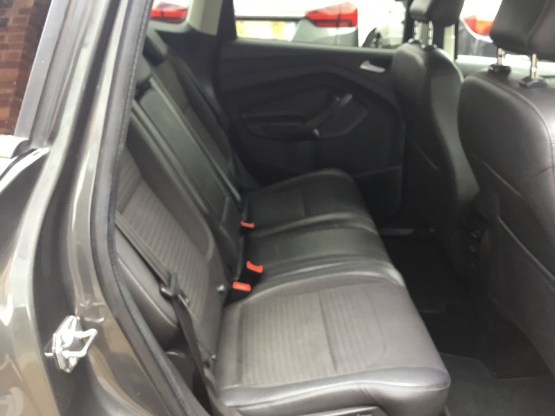 Ford Kuga TDCi Titanium SUV 2.0 Manual Diesel - U1140