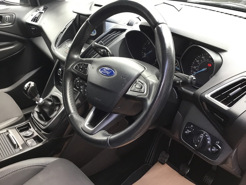 Ford Kuga TDCi Titanium SUV 2.0 Manual Diesel - U1140