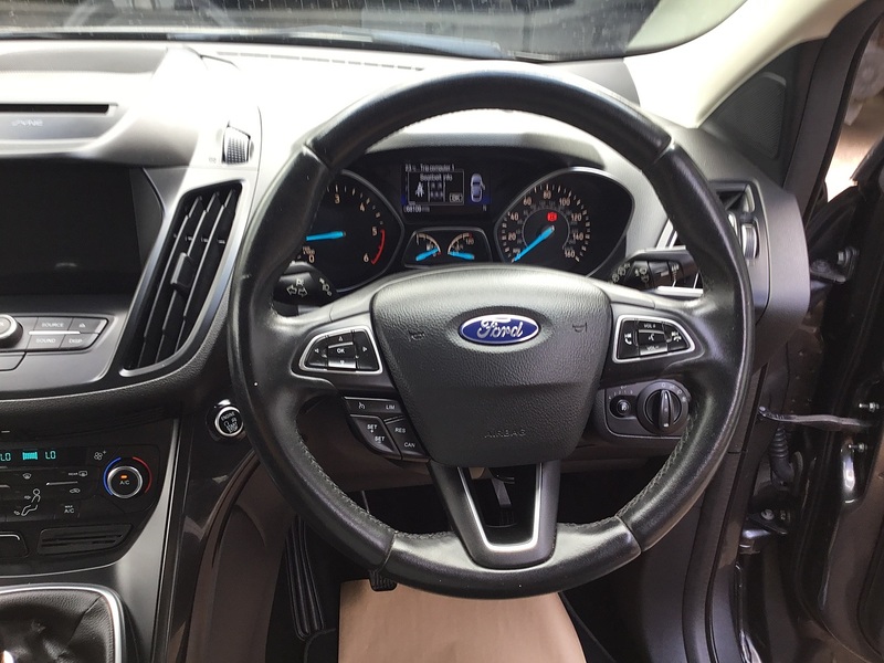Ford Kuga TDCi Titanium SUV 2.0 Manual Diesel - U1140