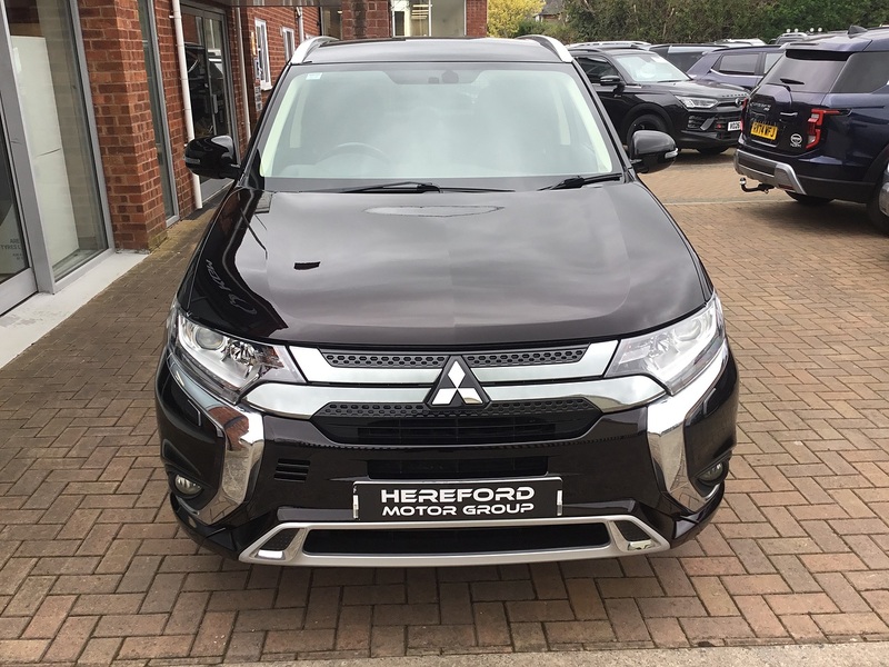Mitsubishi Outlander 2.4h TwinMotor 13.8kWh Juro SUV 5dr Petrol Plug-in Hybrid CVT 4WD Euro 6 (s/s) (209 ps) - U1302