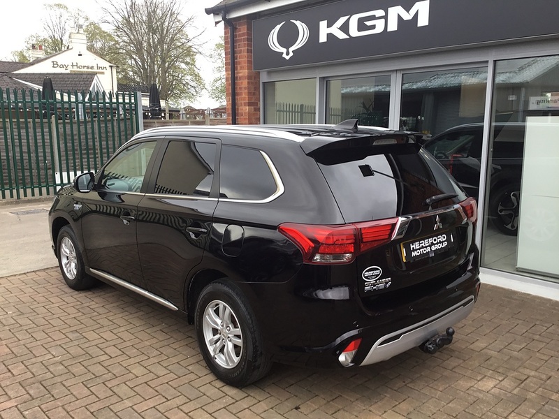 Mitsubishi Outlander 2.4h TwinMotor 13.8kWh Juro SUV 5dr Petrol Plug-in Hybrid CVT 4WD Euro 6 (s/s) (209 ps) - U1302