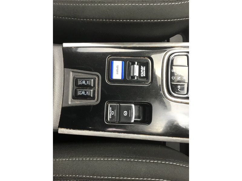 Mitsubishi Outlander 2.4h TwinMotor 13.8kWh Juro SUV 5dr Petrol Plug-in Hybrid CVT 4WD Euro 6 (s/s) (209 ps) - U1302