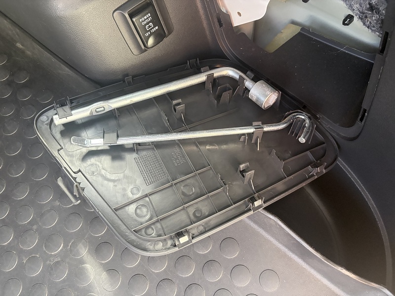Mitsubishi Outlander 2.4h TwinMotor 13.8kWh 4h CVT 4WD Euro 6 (s/s) 5dr - U1322
