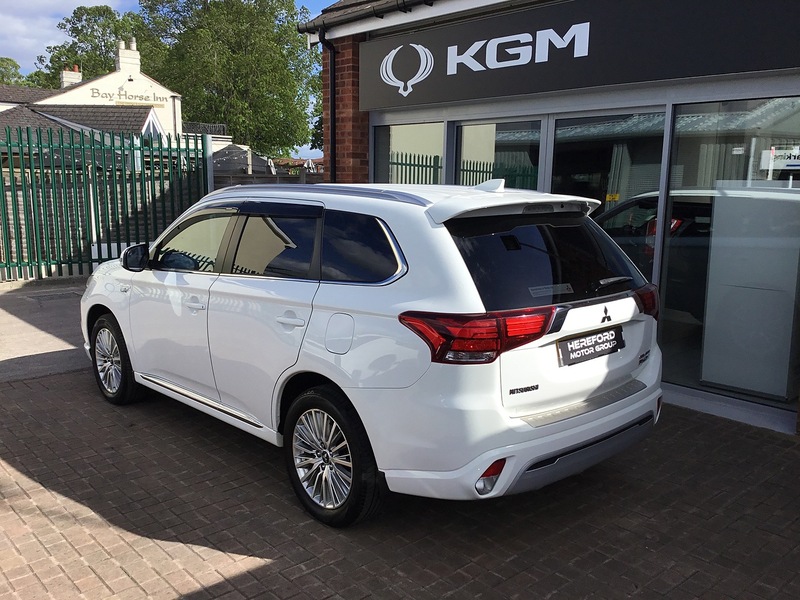 Mitsubishi Outlander 2.4h TwinMotor 13.8kWh 4h CVT 4WD Euro 6 (s/s) 5dr - U1322