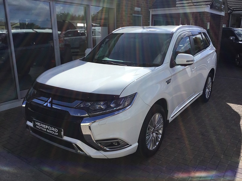 Mitsubishi Outlander 2.4h TwinMotor 13.8kWh 4h CVT 4WD Euro 6 (s/s) 5dr - U1322