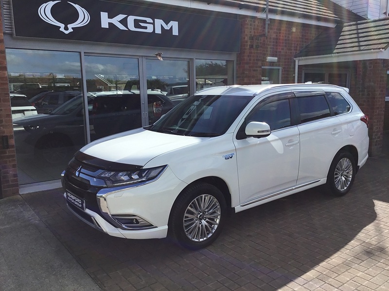 Mitsubishi Outlander 2.4h TwinMotor 13.8kWh 4h CVT 4WD Euro 6 (s/s) 5dr - U1322