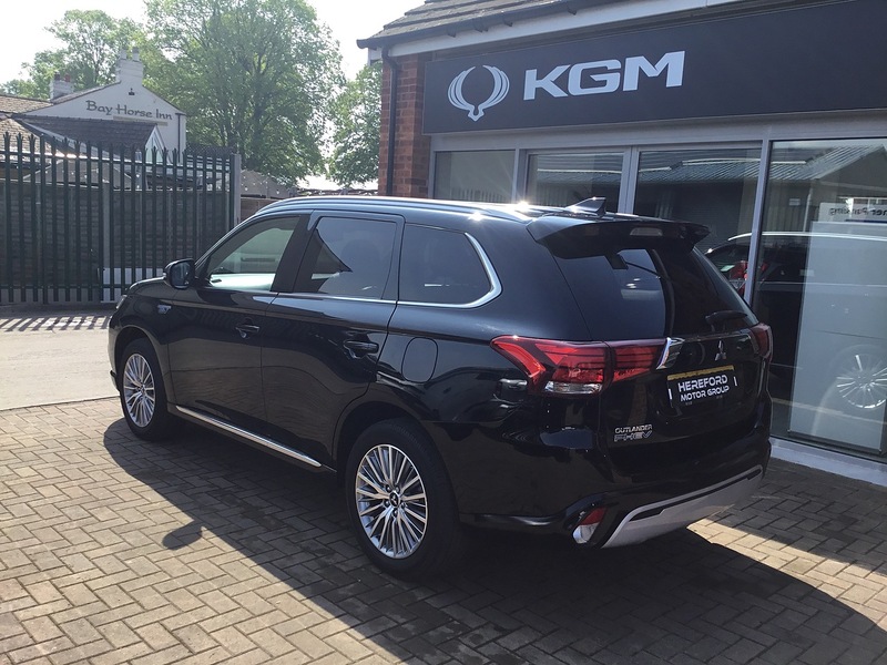 Mitsubishi Outlander h TwinMotor Exceed - U1367