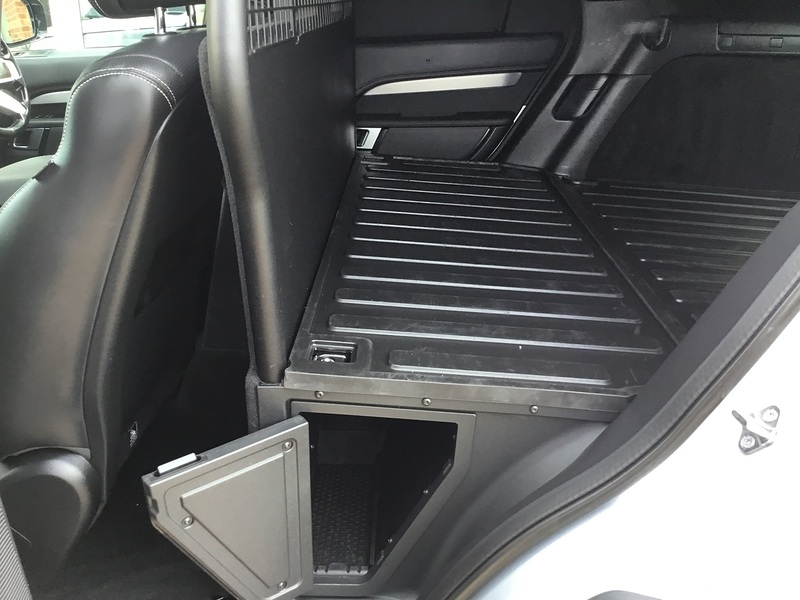 Land Rover Discovery D300 MHEV R-Dynamic HSE - U1389