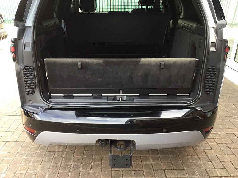 Land Rover Discovery D300 MHEV R-Dynamic HSE - U1389