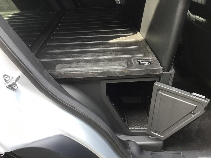 Land Rover Discovery D300 MHEV R-Dynamic HSE - U1389