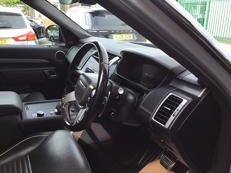 Land Rover Discovery D300 MHEV R-Dynamic HSE - U1389