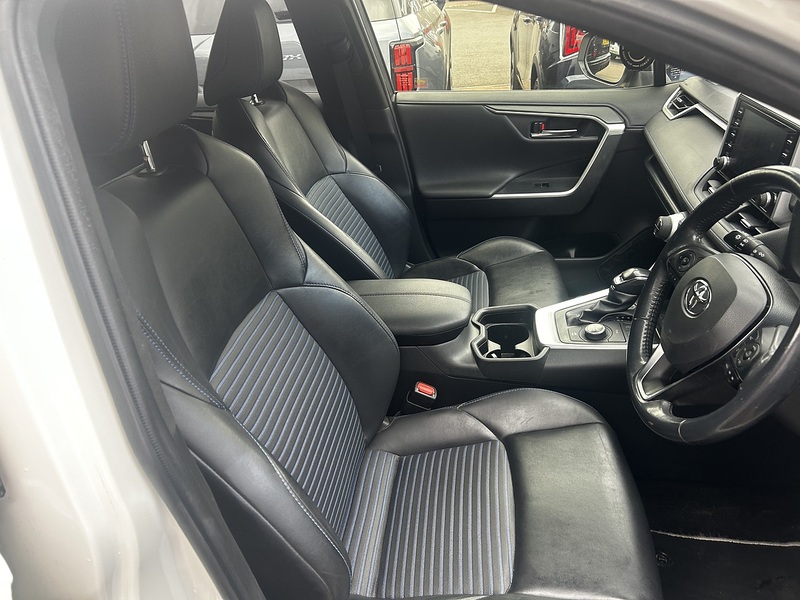 Toyota RAV4 VVT-h Dynamic - U1446