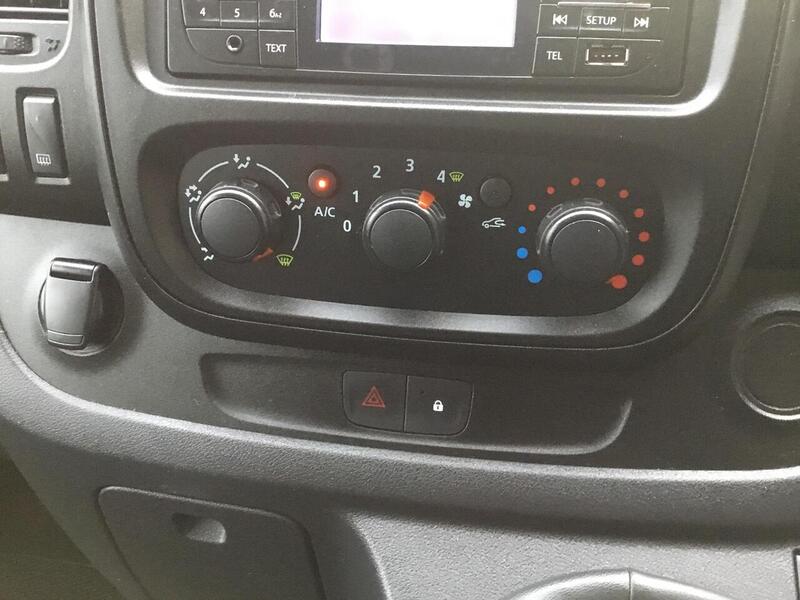 Vauxhall Vivaro 1.6 CDTi 2900 Crew Van Double Cab 5dr Diesel Manual L2 H1 Euro 6 (s/s) (6 Seat) (95 ps) - U965