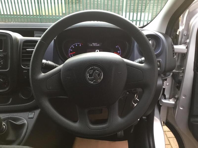 Vauxhall Vivaro 1.6 CDTi 2900 Crew Van Double Cab 5dr Diesel Manual L2 H1 Euro 6 (s/s) (6 Seat) (95 ps) - U965